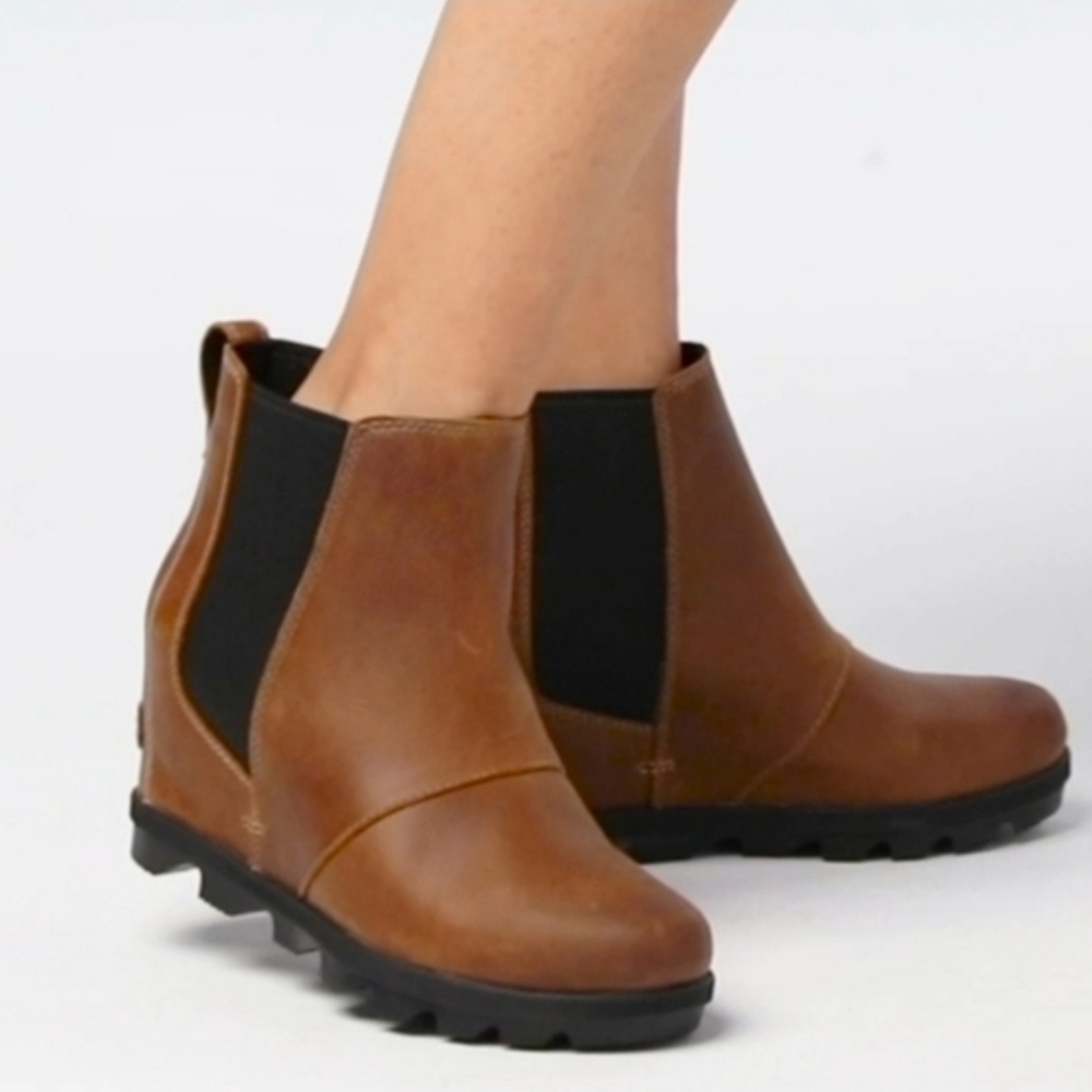Sorel Tan and Black Ankle Boots